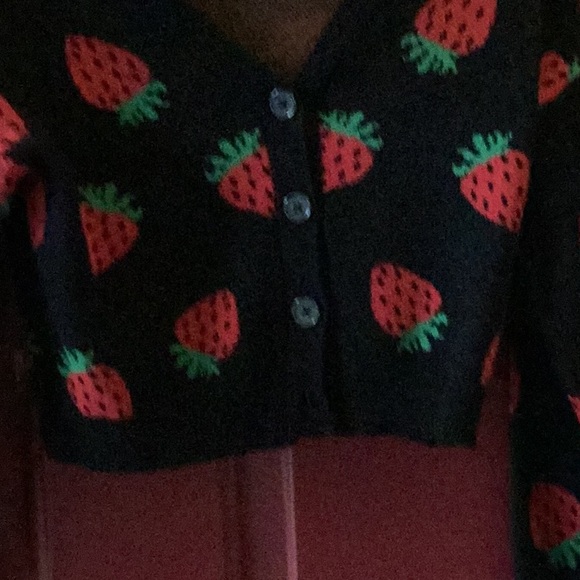 Art Class Black and Red Sweater strawberries - Picture 5 of 5